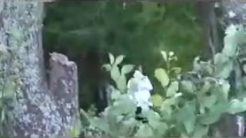 Alenka strolled through the park and squatted to urinate