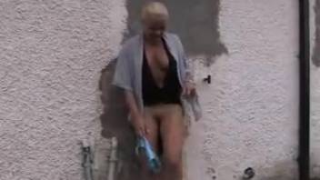 Hottie flashes tits